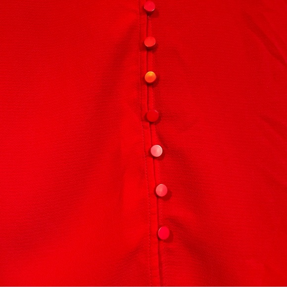 NWT CeCe Sz Small Women’s Short Sleeve V-neck Red Button Blouse Top Ret $69! - Picture 4 of 8